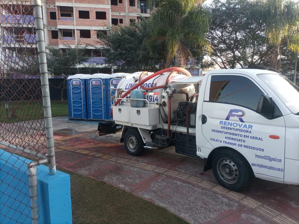 Limpeza de banheiro químico · FR Renovar, Mogi das Cruzes e região